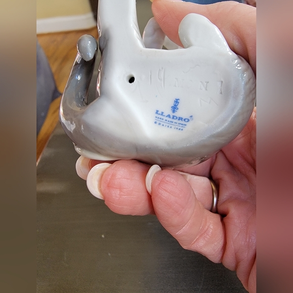 Lladro Kitten and Mouse Figurine - Picture 5 of 8